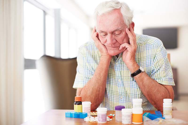 How to Better Manage Senior Medicine to Avoid Complications